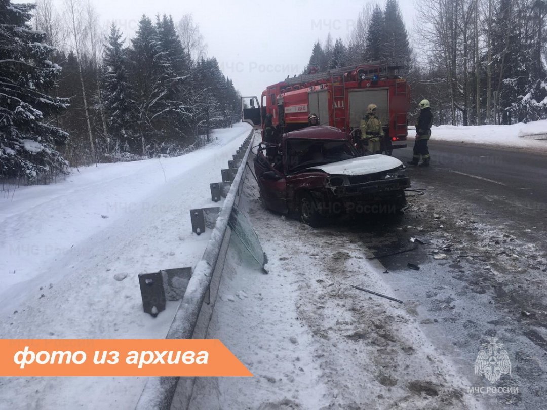 Спасатели Ленинградской области приняли участие в ликвидации последствий ДТП в Ломоносовском районе